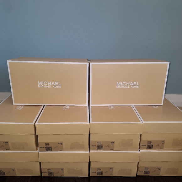 Womens shoes - Picture 6 of 9